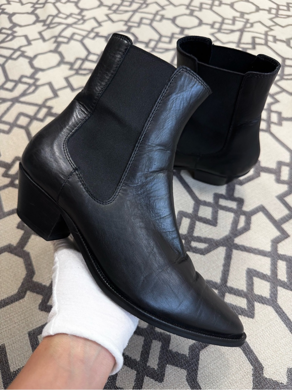 Aquatalia Black Leather Chelsea Cowboy Ankle Boots Pointed Toe Italy Sz 8